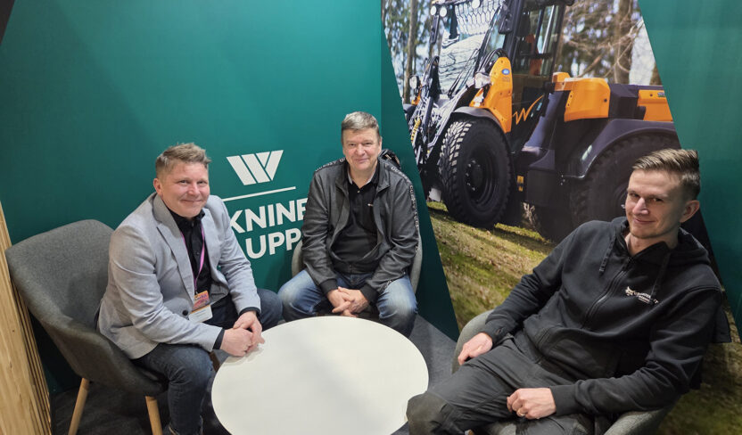 Urakoinnit J Mäkinen visited Wille’s stand at the Sarkamessut Fair.